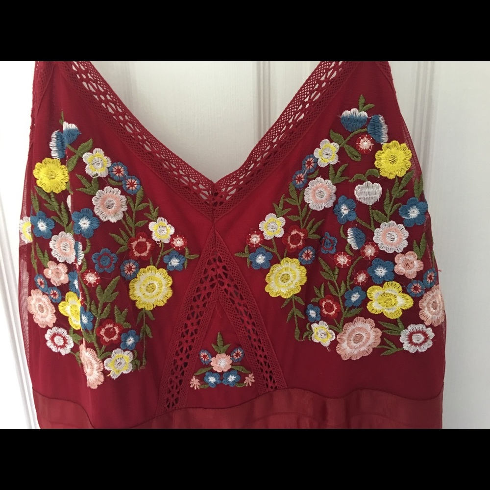 New with tags! Beautiful Plus Size 2x dress.